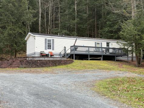 63-140 Lemayville Way Whitehall NY 12887