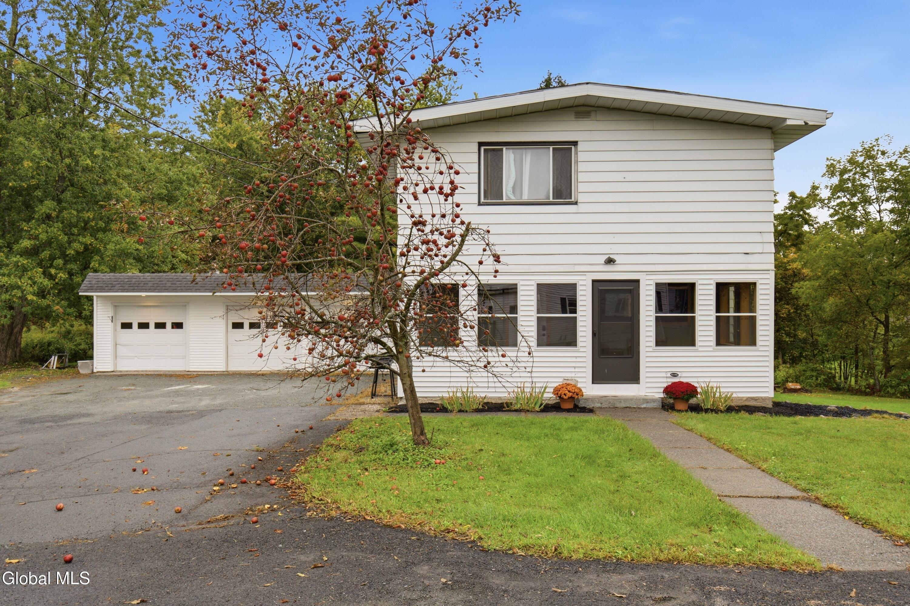51 E Hill Road Schodack NY 12063