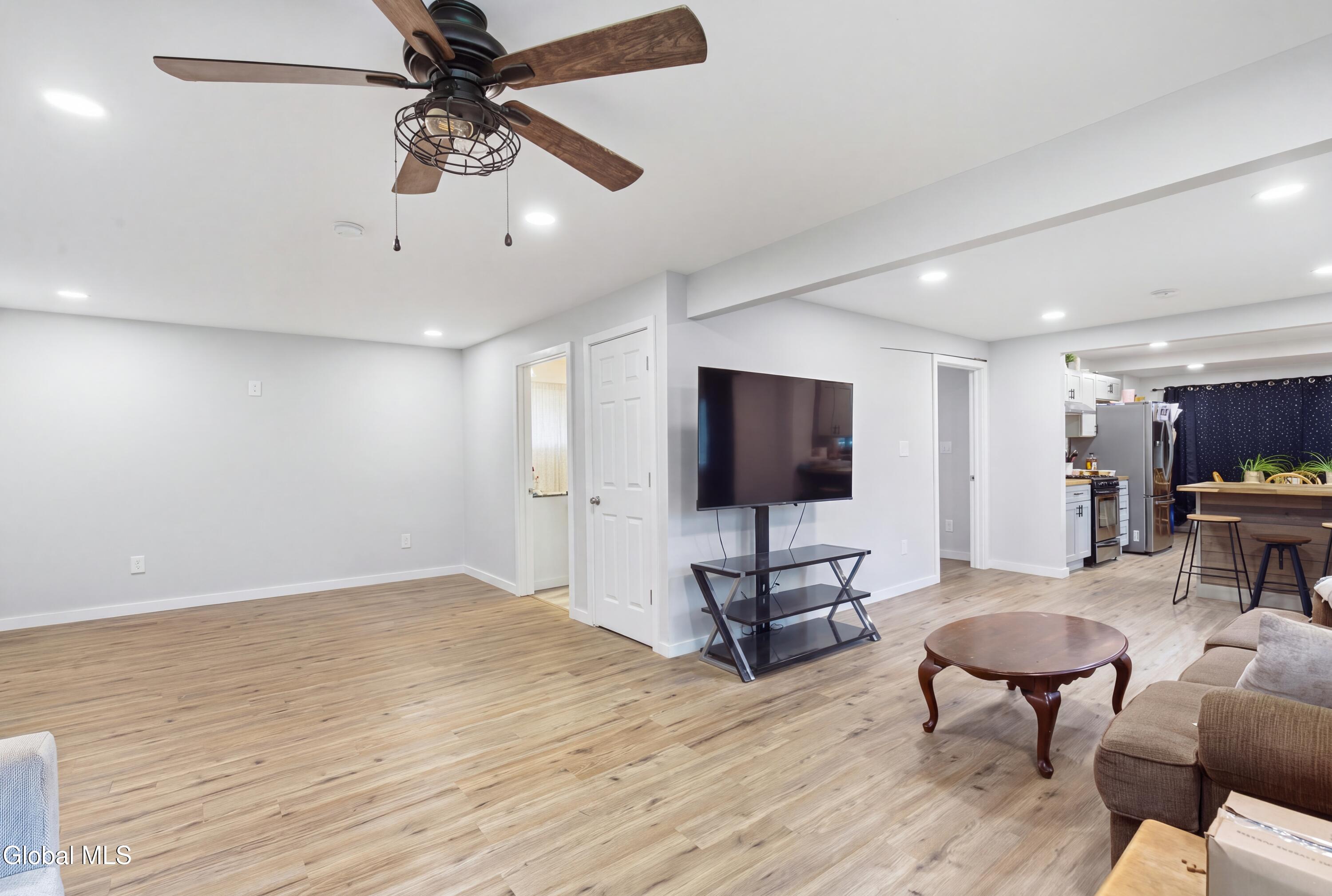 51 E Hill Road Schodack NY 12063