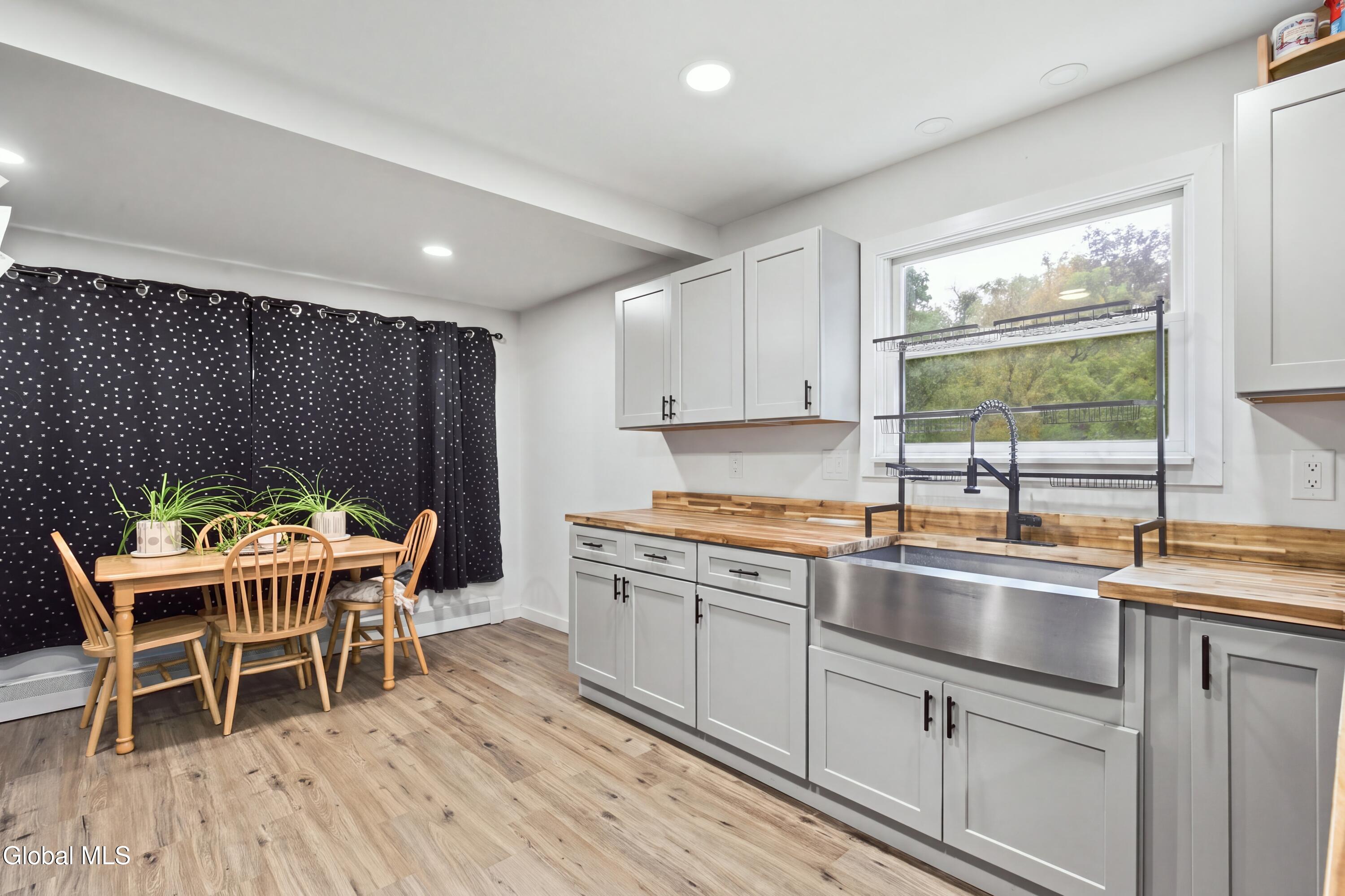 51 E Hill Road Schodack NY 12063