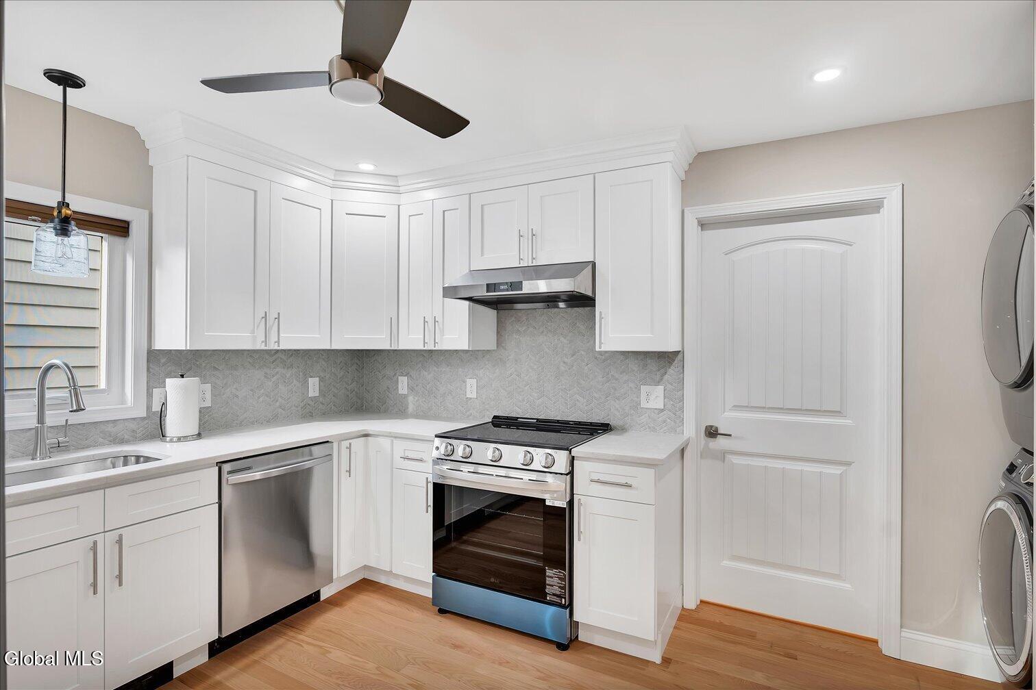 5 Leach Avenue Colonie NY 12205