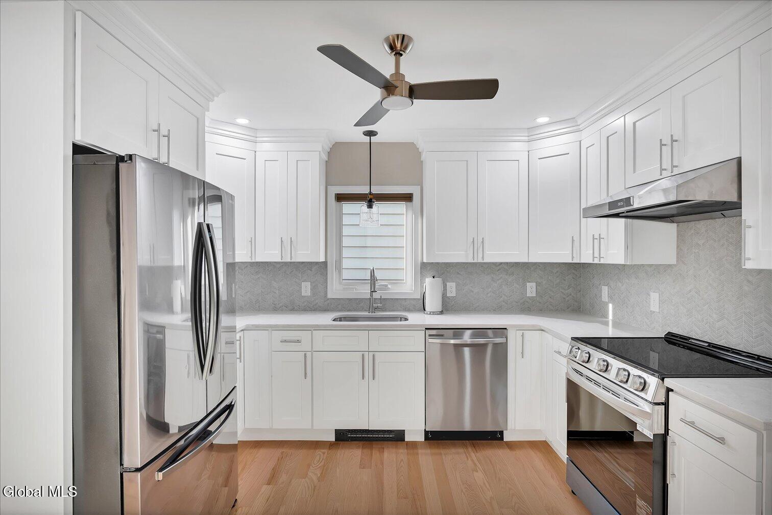 5 Leach Avenue Colonie NY 12205