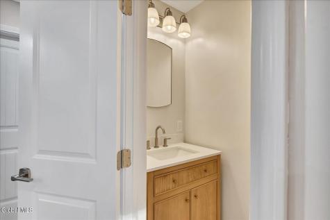 5 Leach Avenue Colonie NY 12205