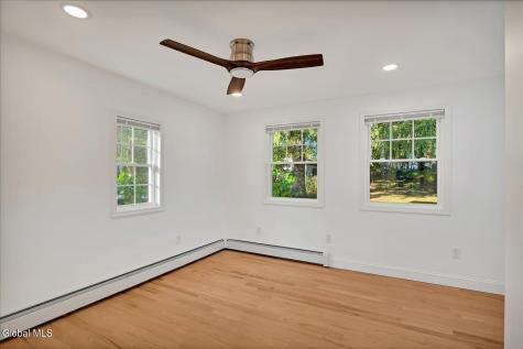 5 Leach Avenue Colonie NY 12205