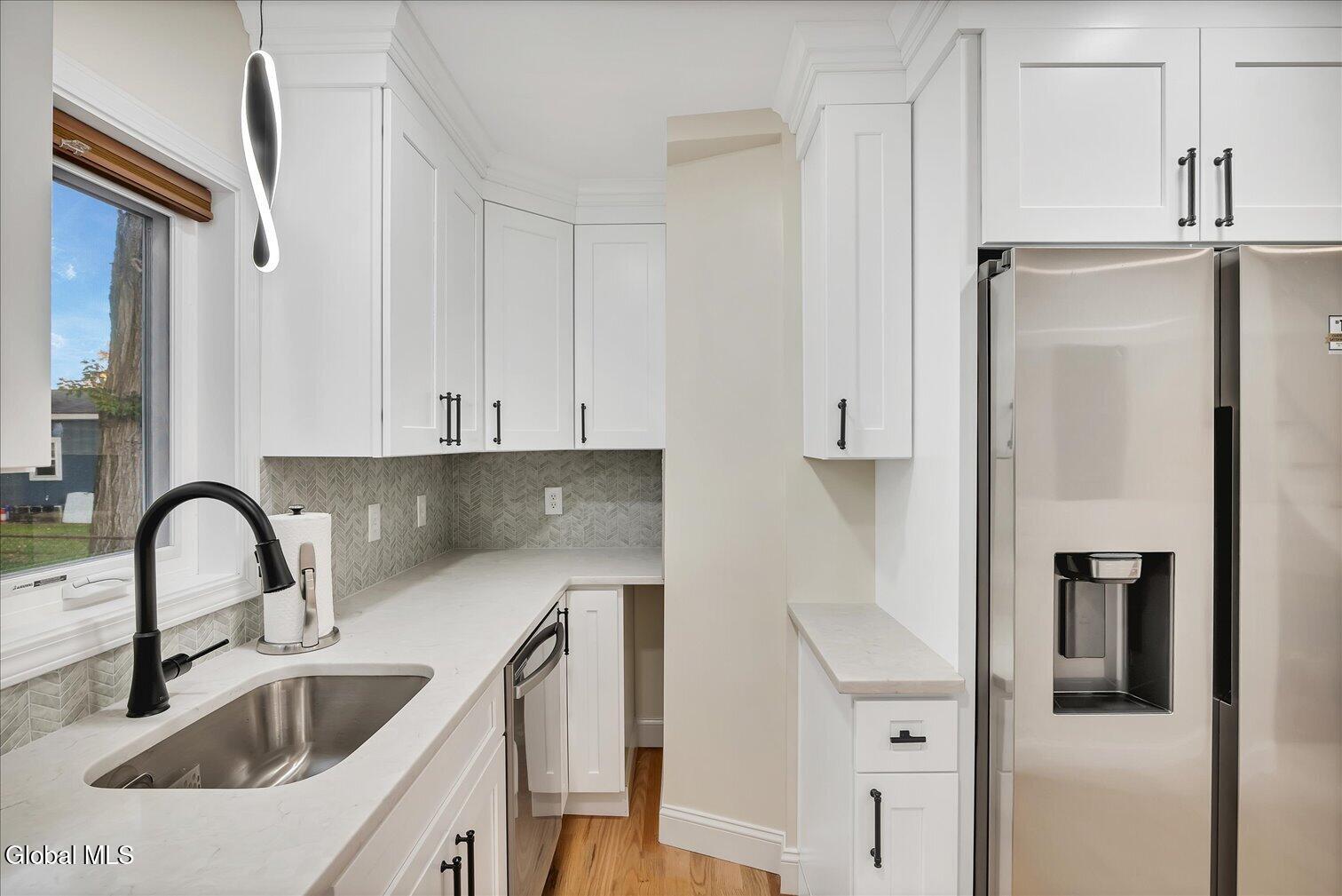 5 Leach Avenue Colonie NY 12205