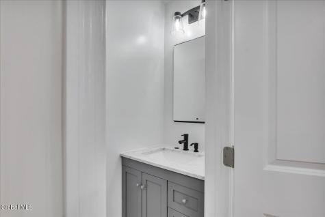 5 Leach Avenue Colonie NY 12205