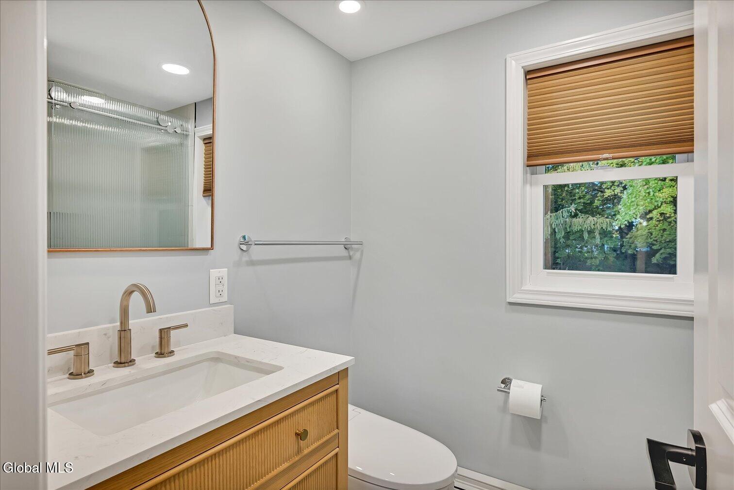 5 Leach Avenue Colonie NY 12205