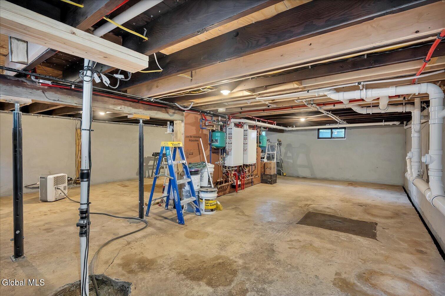5 Leach Avenue Colonie NY 12205