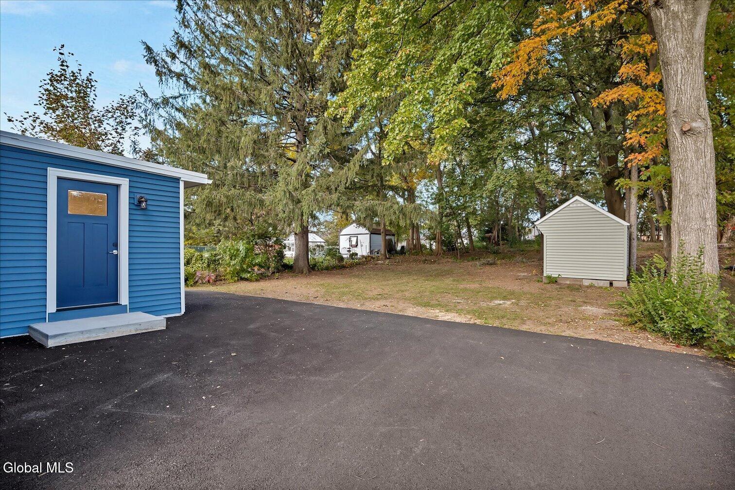 5 Leach Avenue Colonie NY 12205