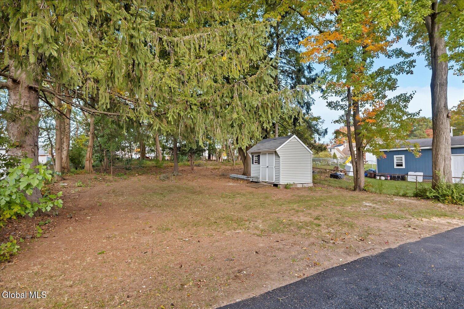 5 Leach Avenue Colonie NY 12205