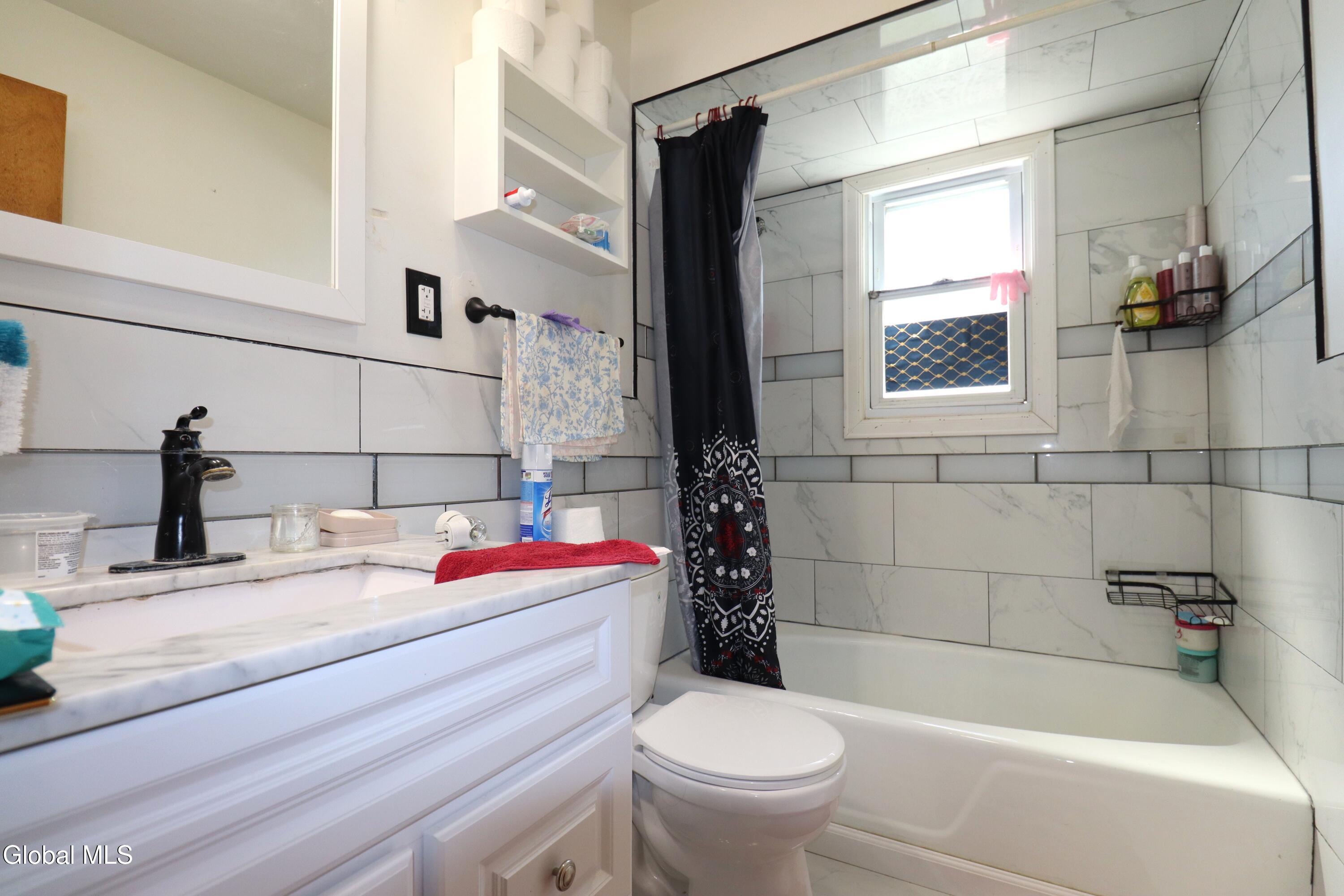 828 Harrison Avenue Schenectady NY 12306