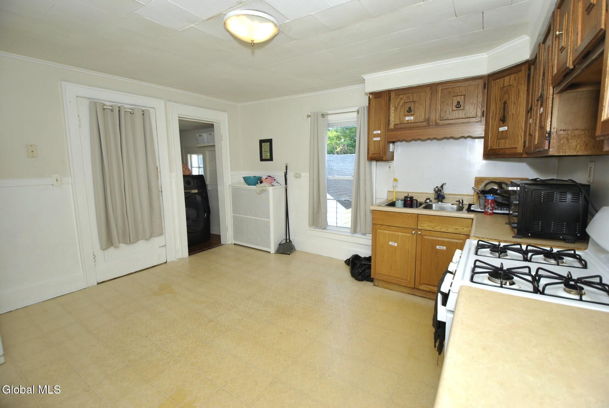 218 Cherry Street Schenectady NY 12306