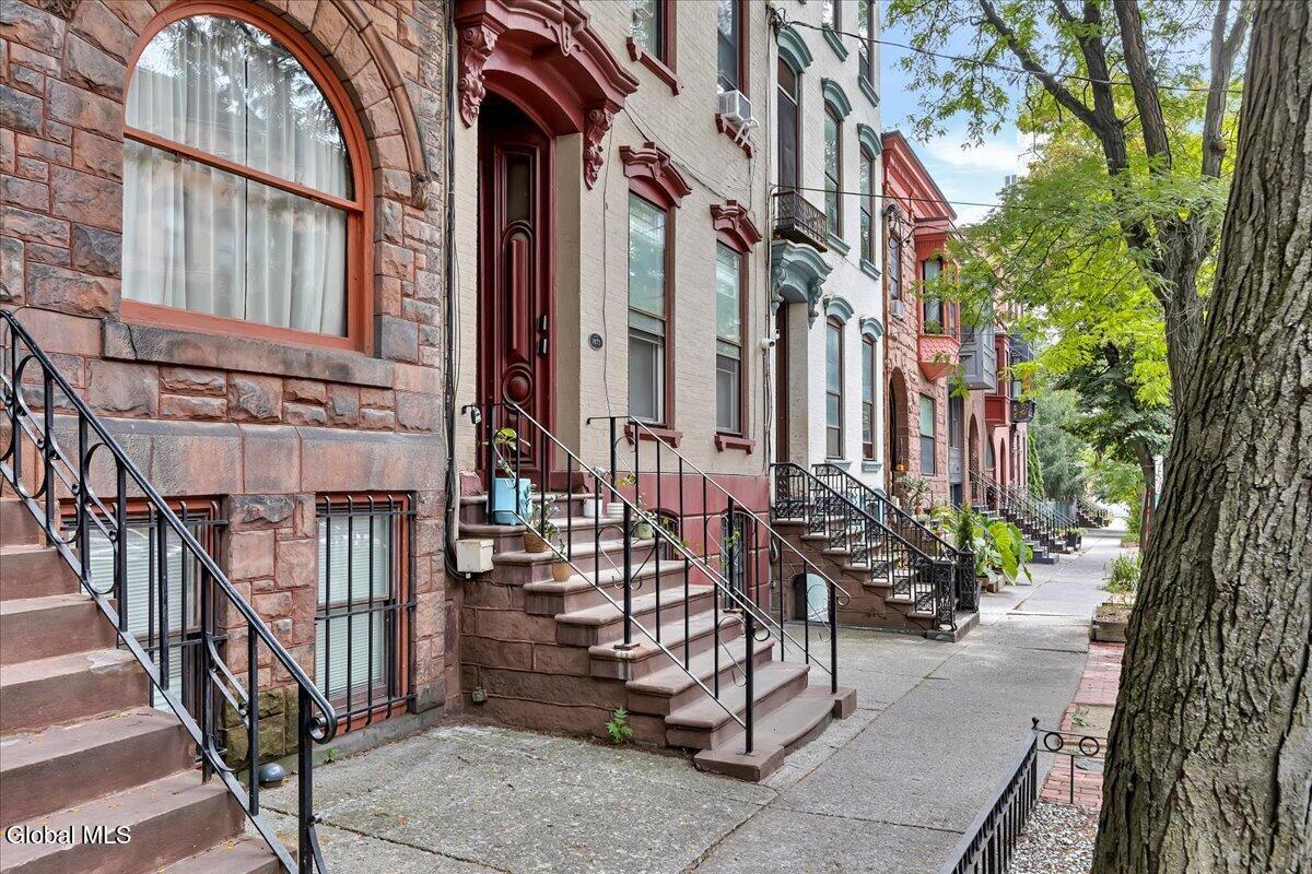 137 Lancaster Street Albany NY 12210