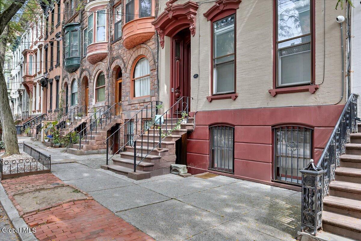 137 Lancaster Street Albany NY 12210