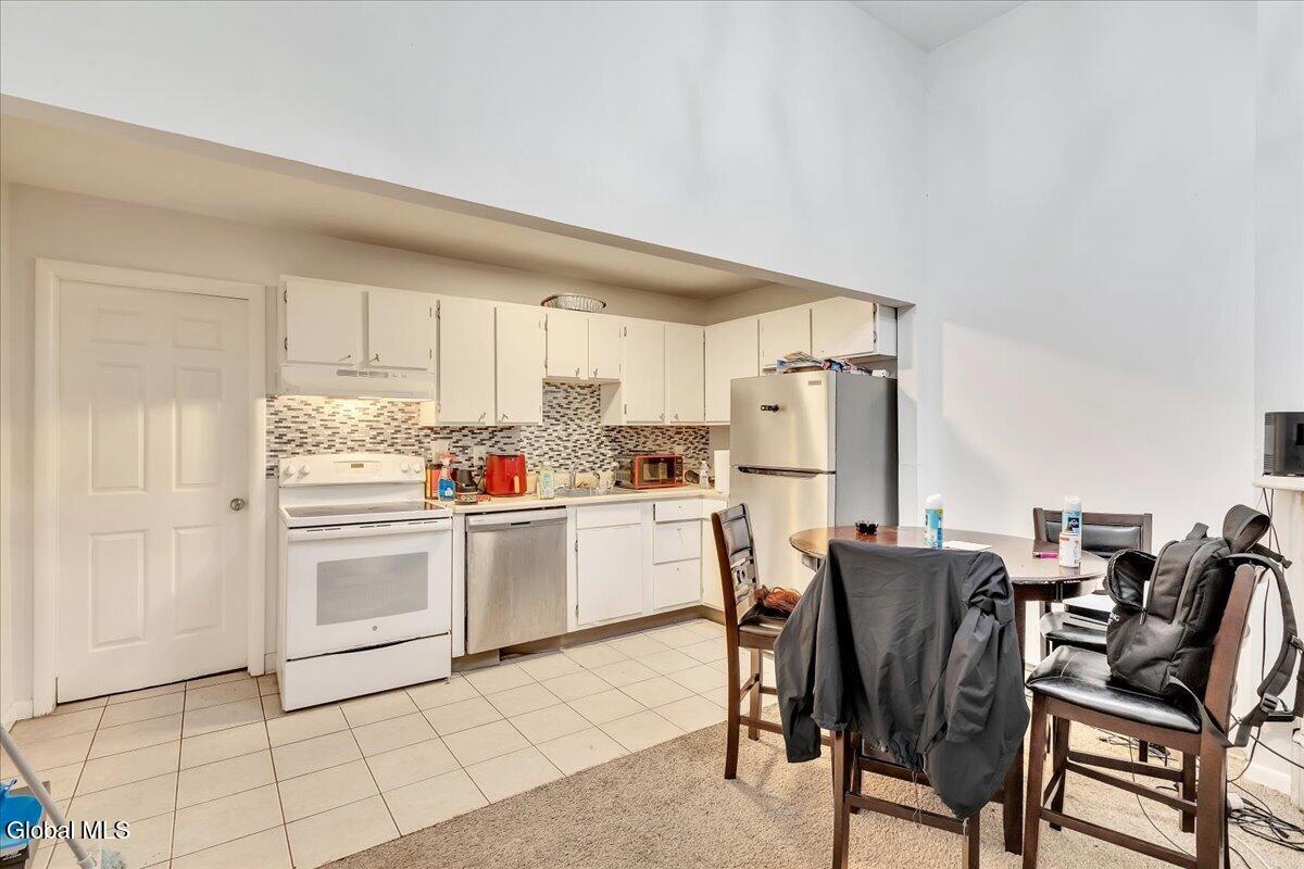 137 Lancaster Street Albany NY 12210