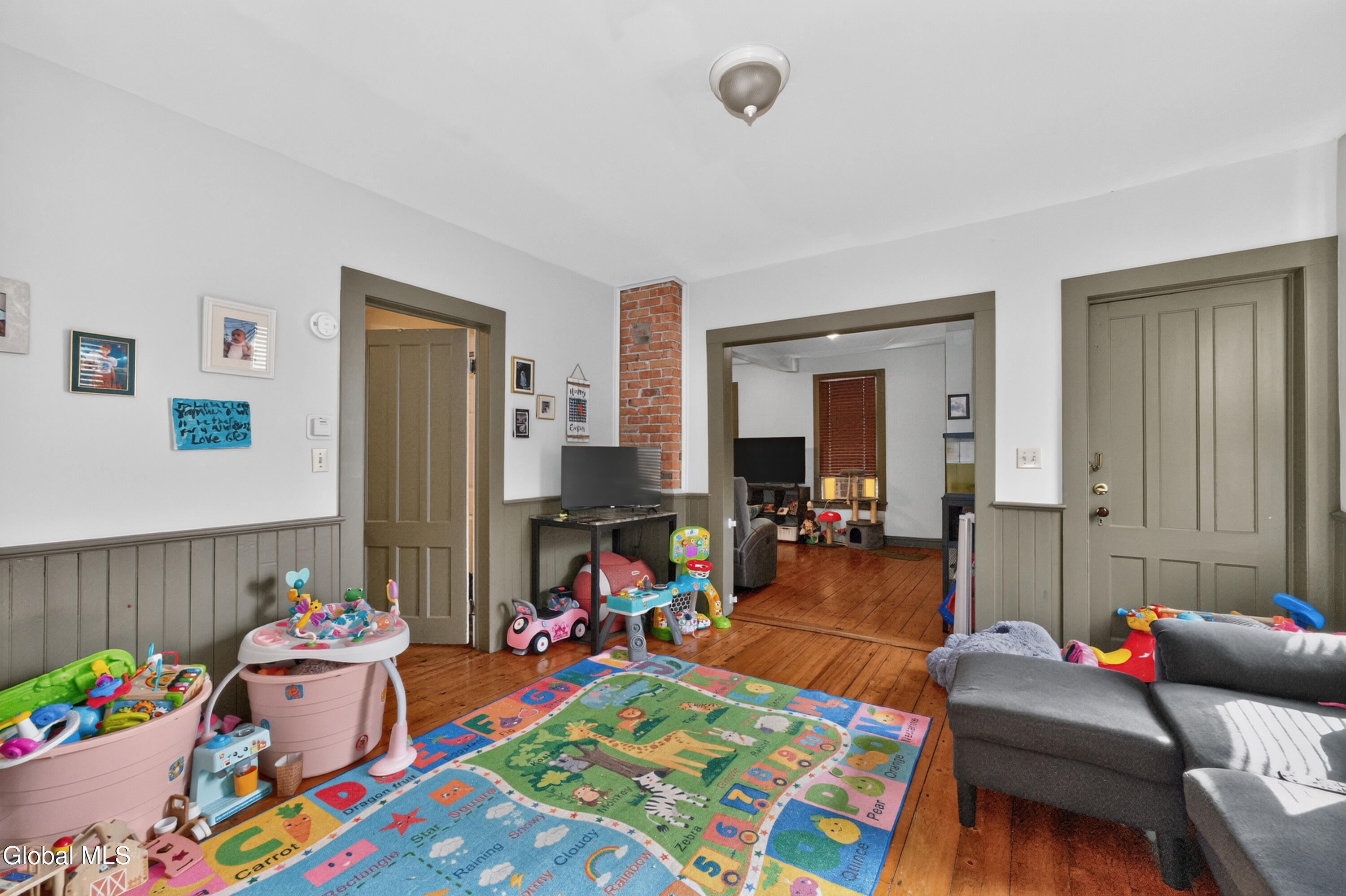 27 Lilac Lane Troy NY 12180