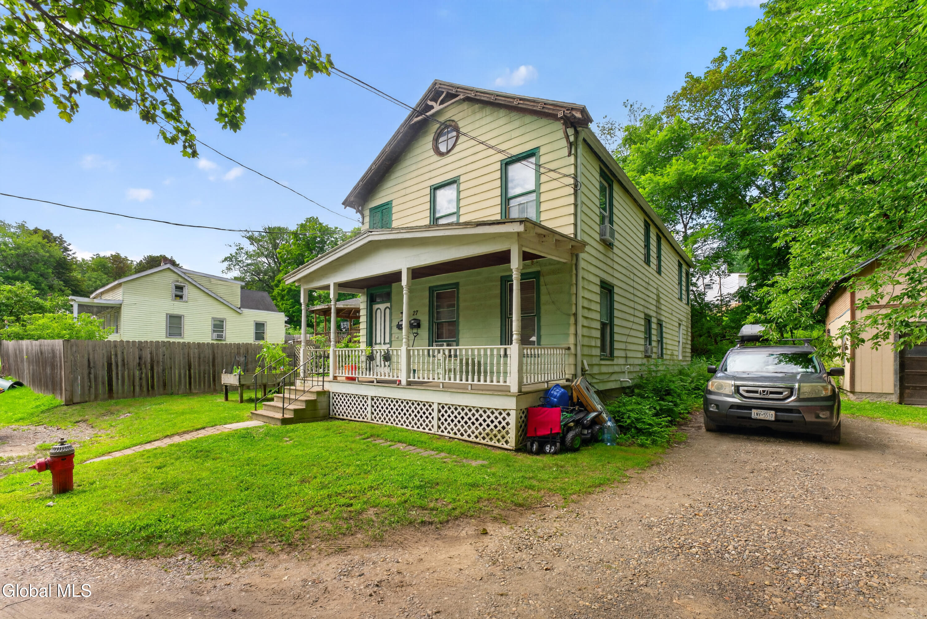 27 Lilac Lane Troy NY 12180