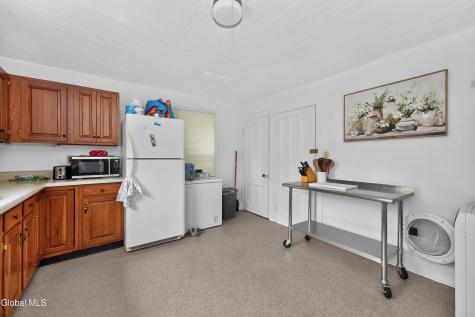 27 Lilac Lane Troy NY 12180