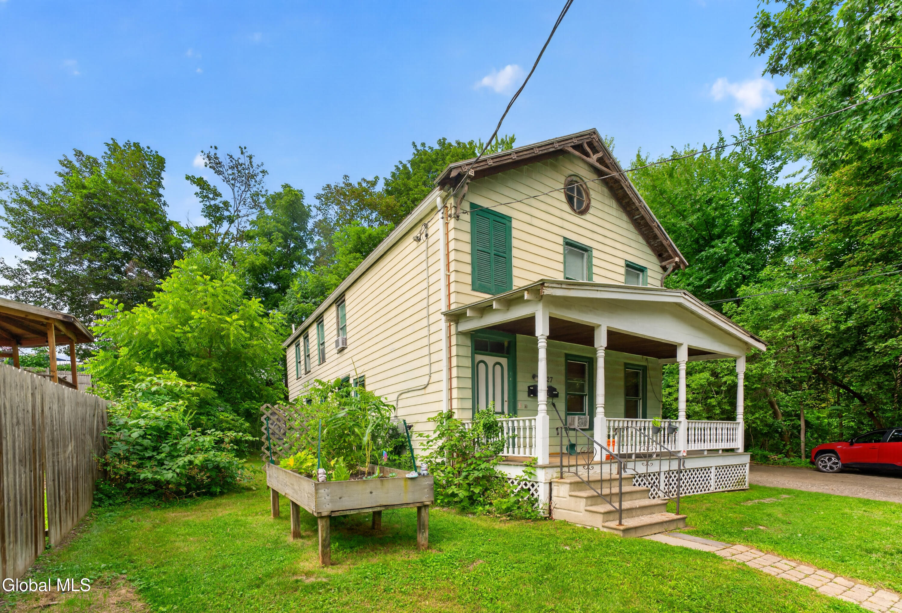 27 Lilac Lane Troy NY 12180
