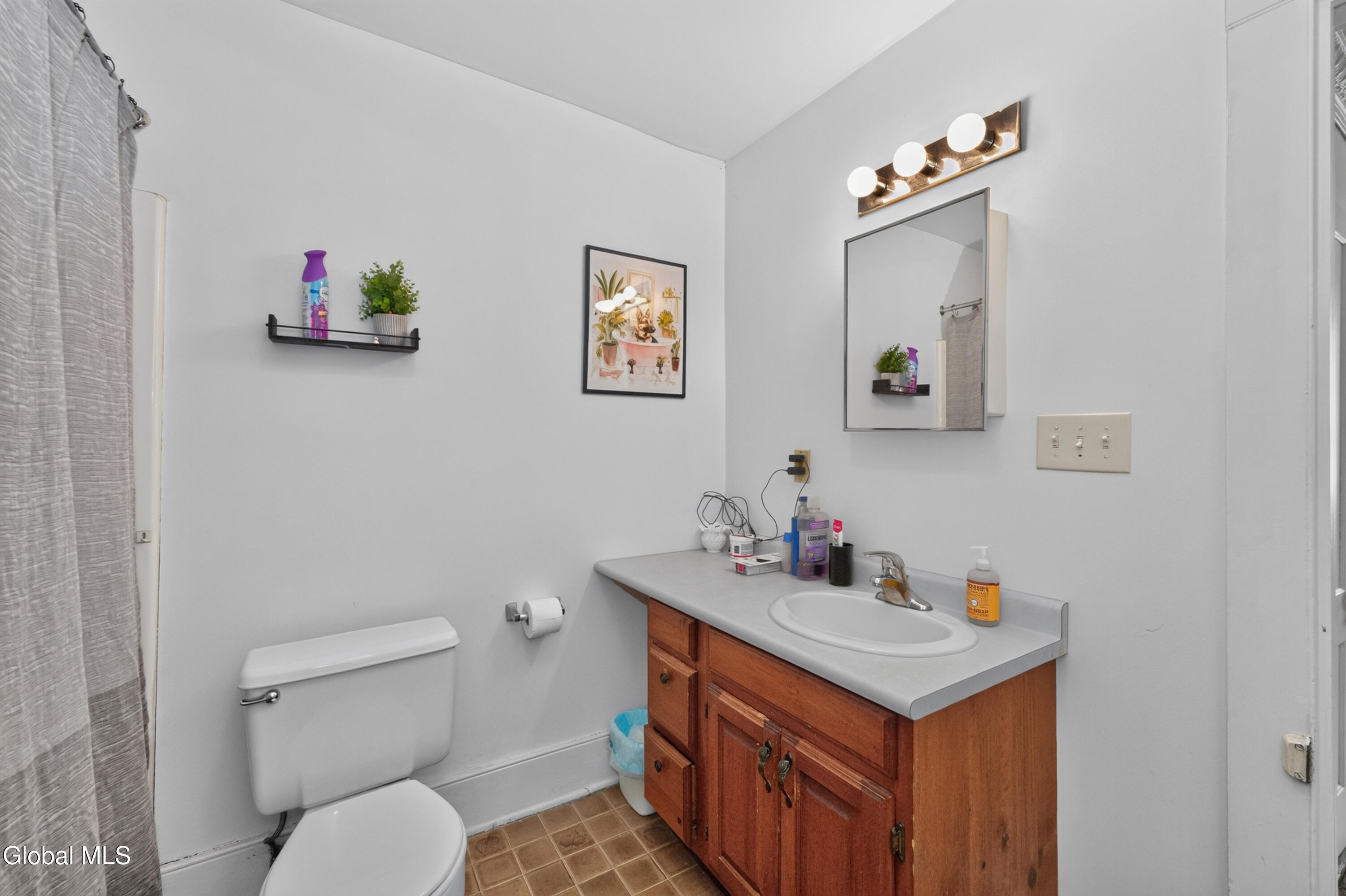 27 Lilac Lane Troy NY 12180