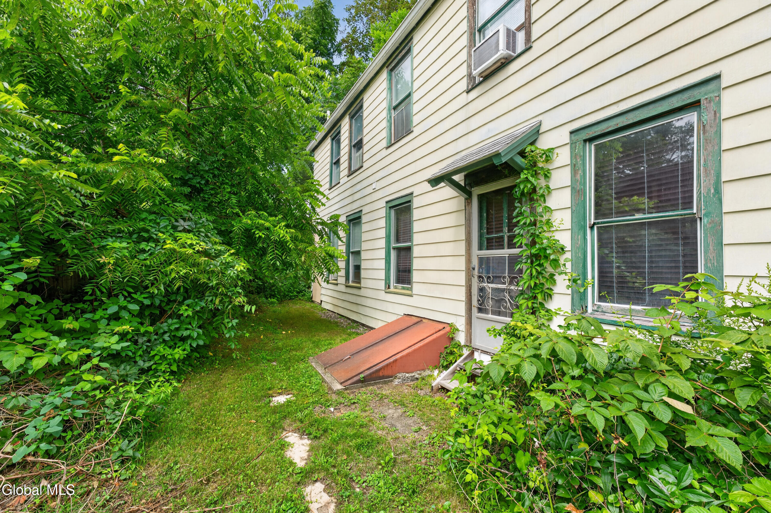27 Lilac Lane Troy NY 12180