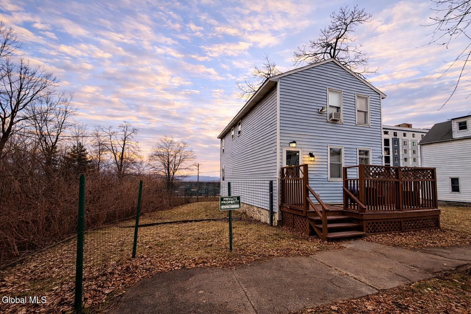 17 Landon Terrace Schenectady NY 12308