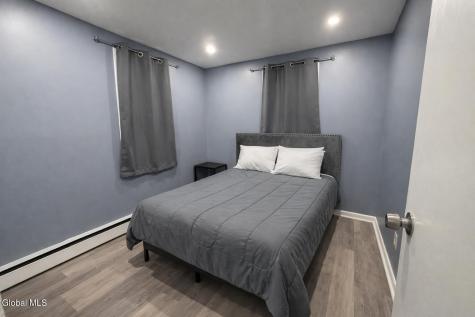 17 Landon Terrace Schenectady NY 12308