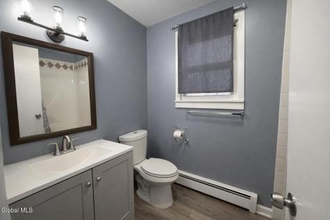 17 Landon Terrace Schenectady NY 12308