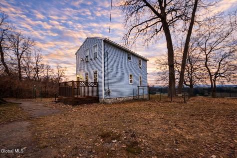 17 Landon Terrace Schenectady NY 12308
