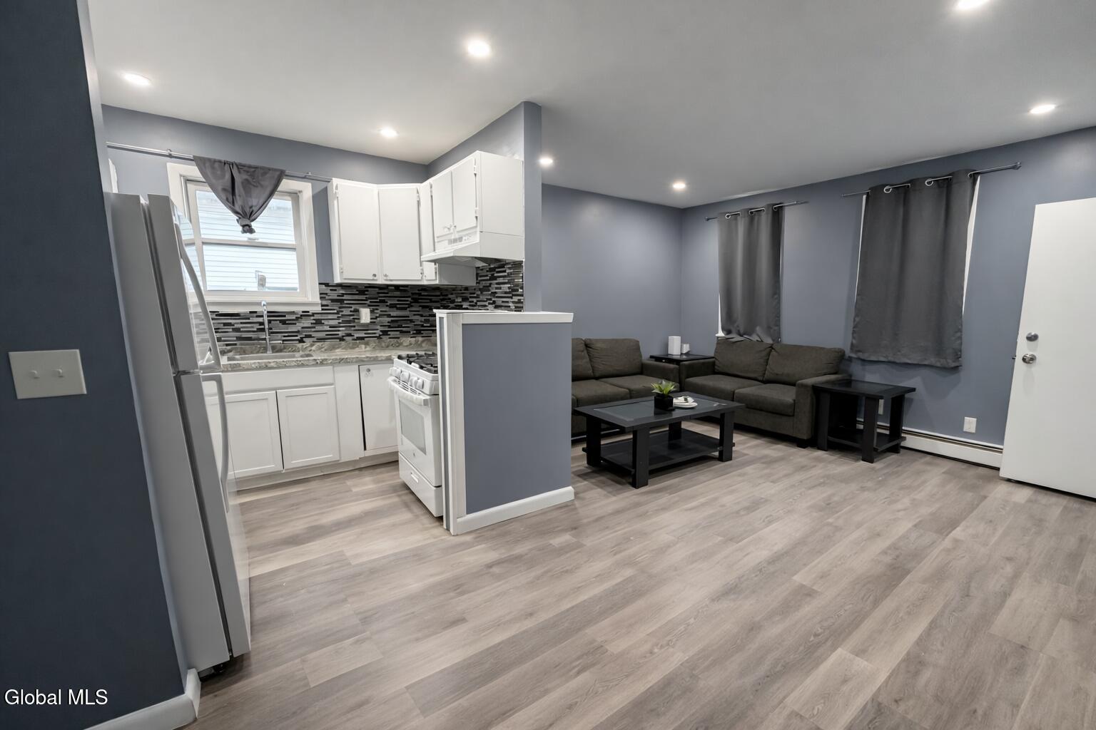 17 Landon Terrace Schenectady NY 12308
