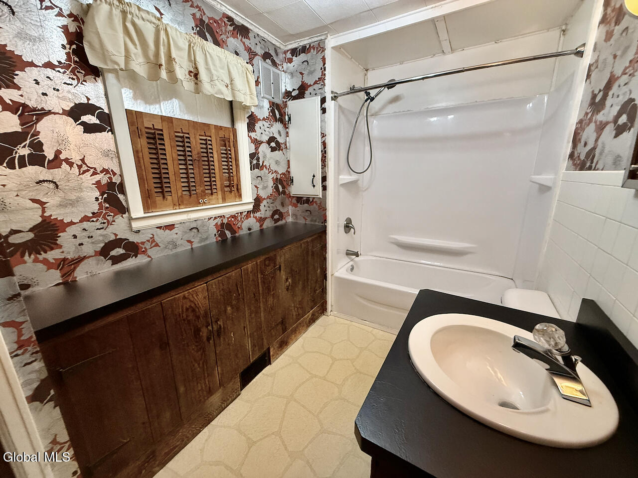 31 Thomas Avenue Hudson Falls NY 12839