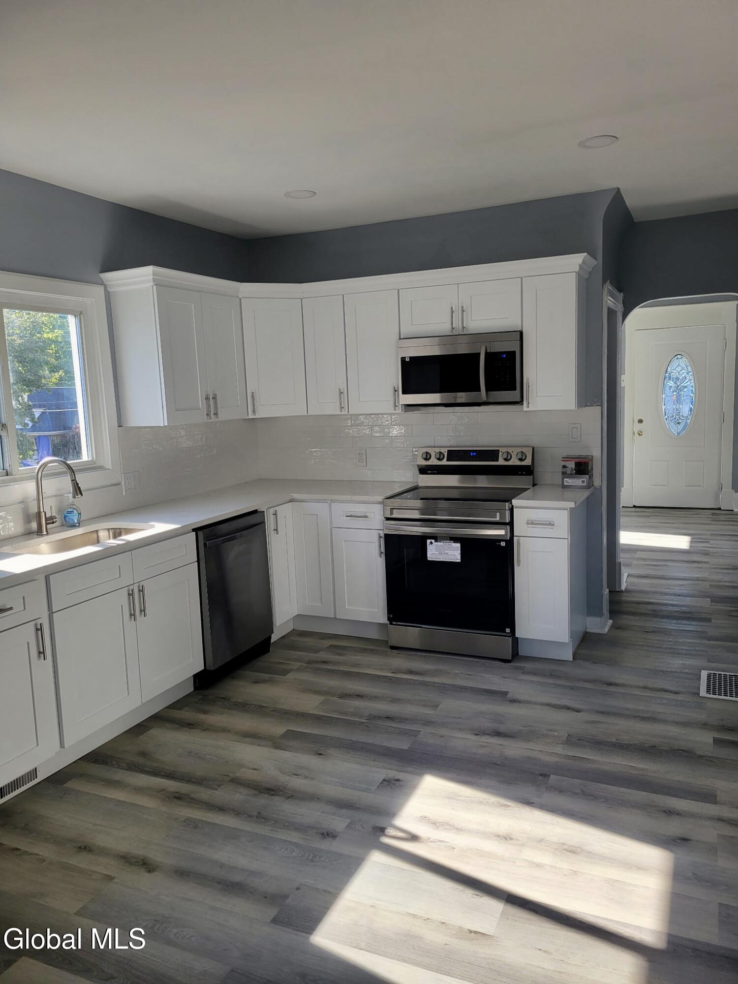 2734 Broadway Schenectady NY 12306