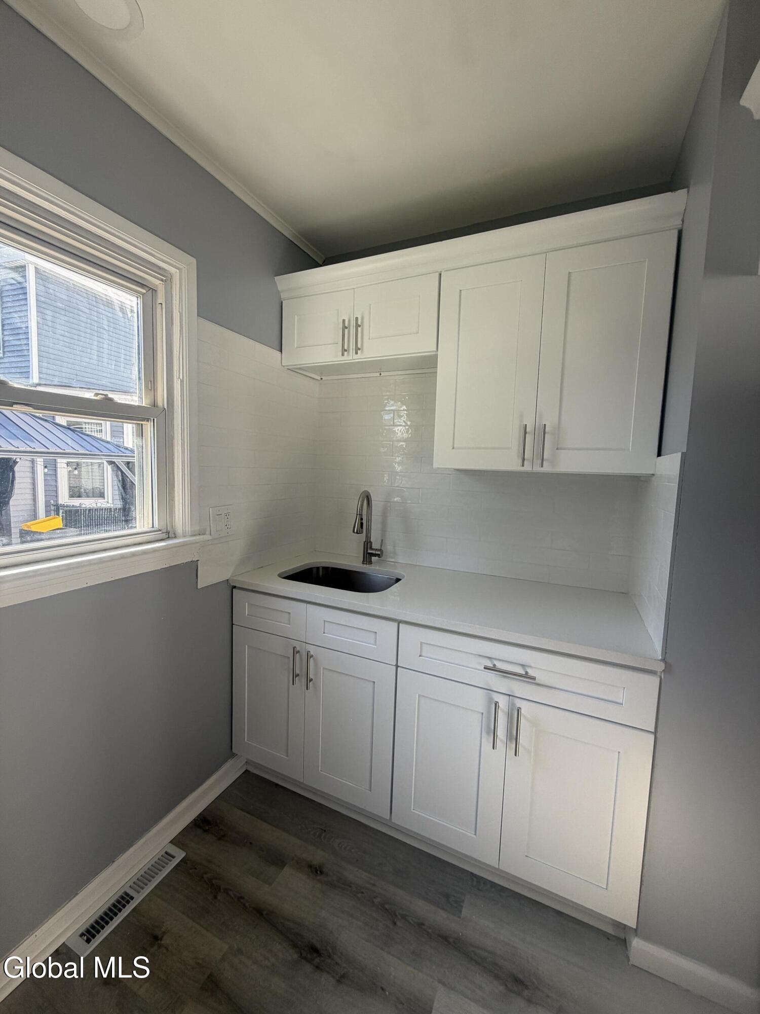 2734 Broadway Schenectady NY 12306