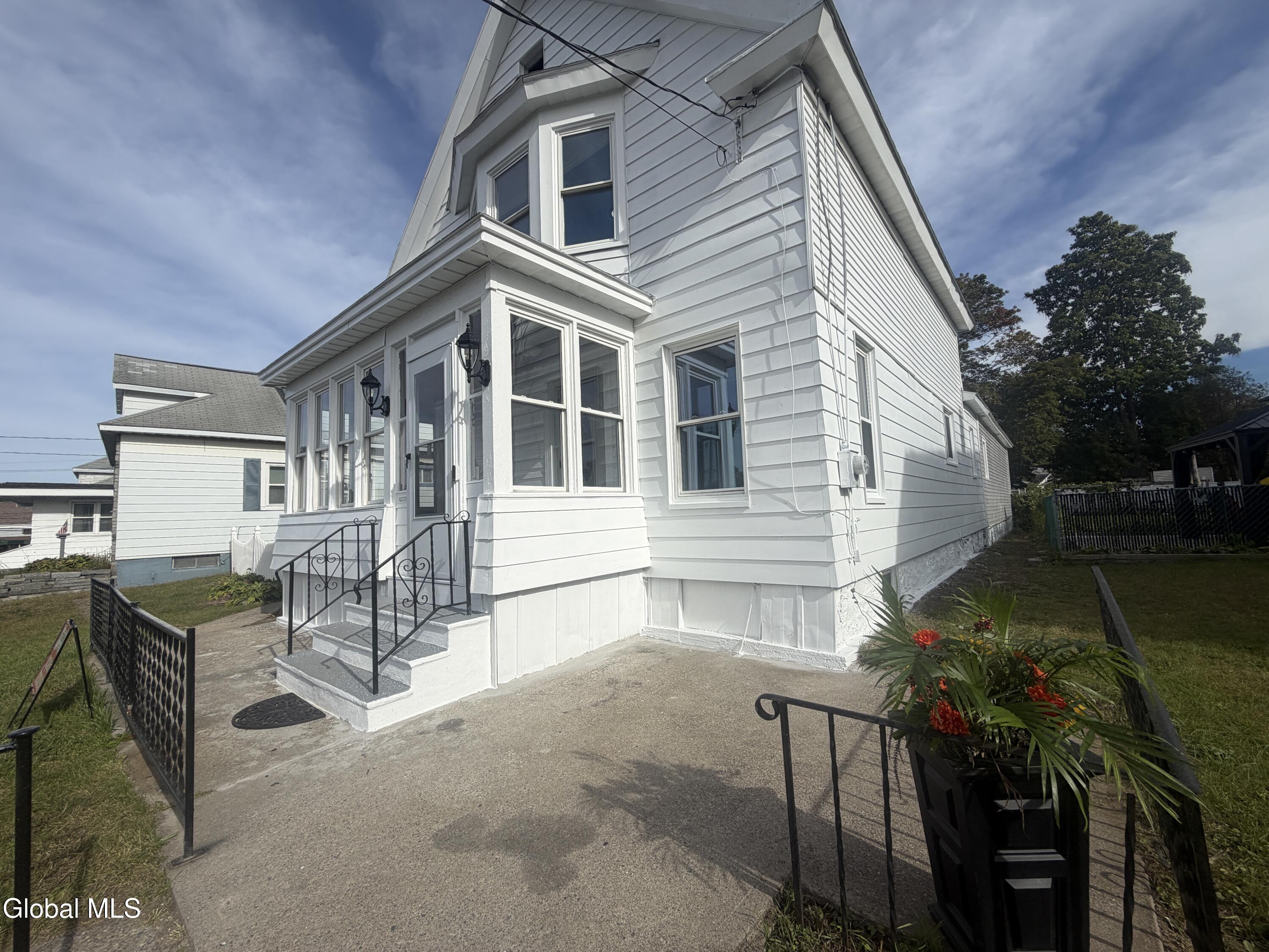 2734 Broadway Schenectady NY 12306