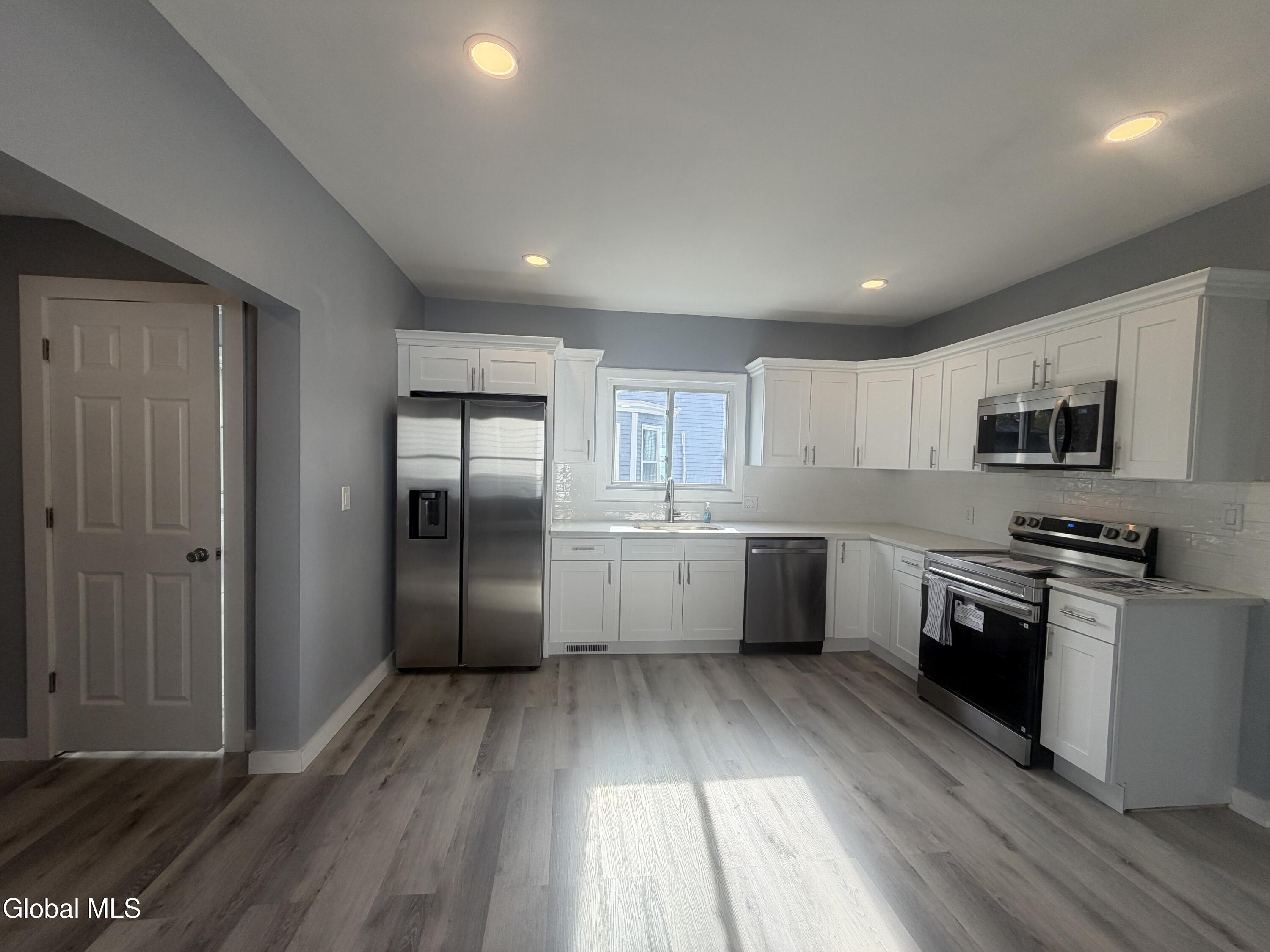2734 Broadway Schenectady NY 12306