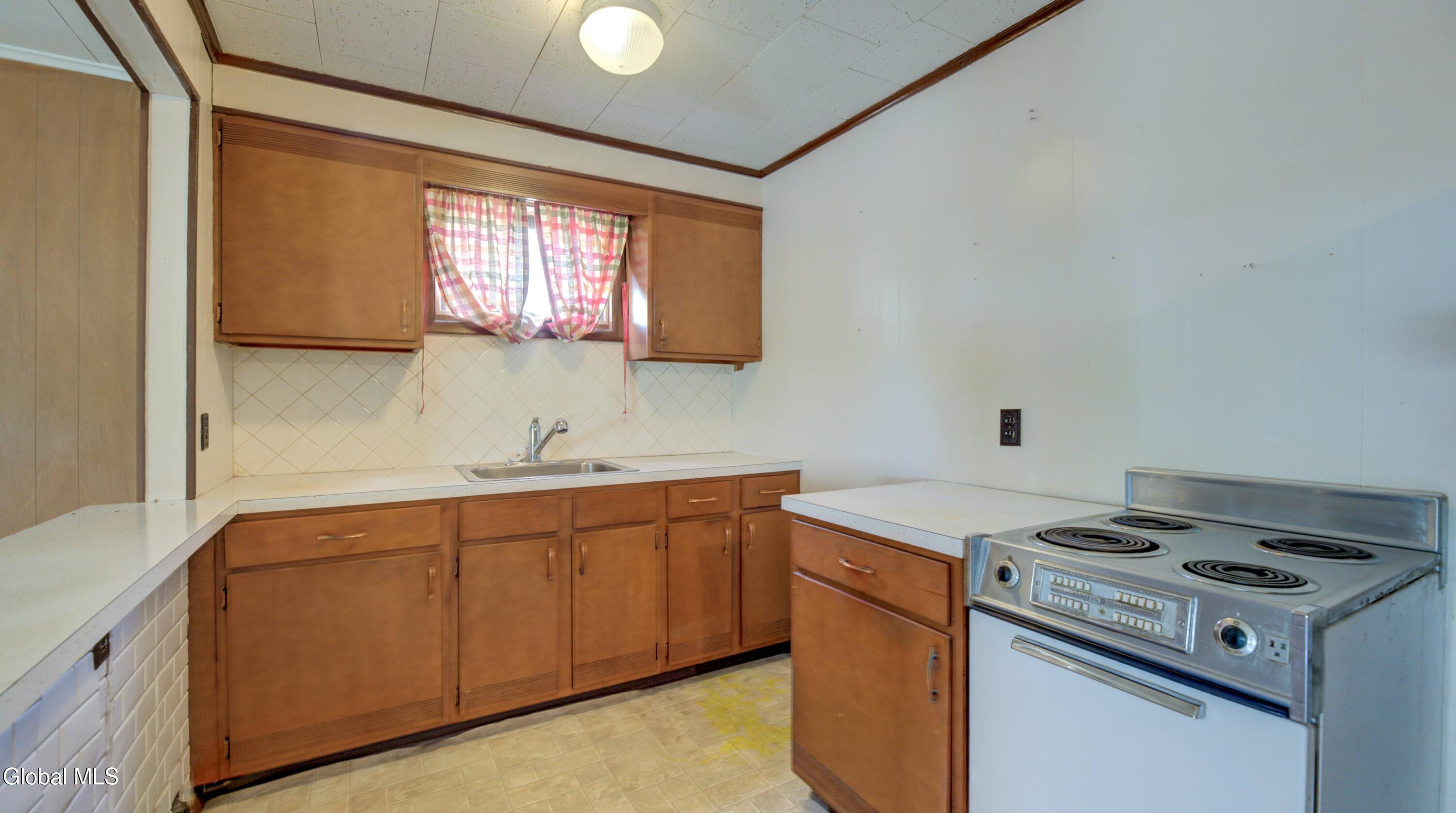 62 Orchard Street Gloversville NY 12078