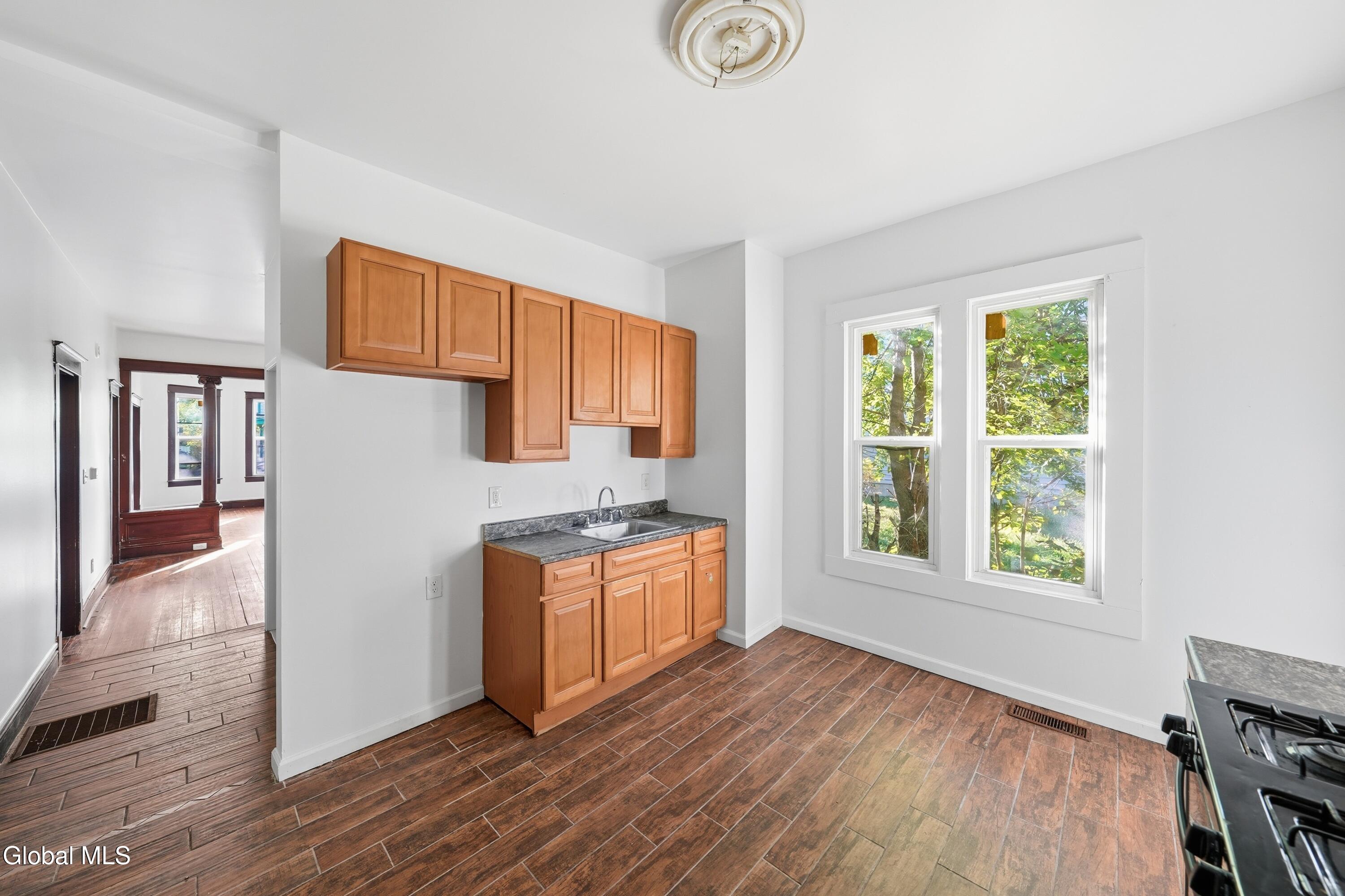 69 6th Avenue Troy NY 12180