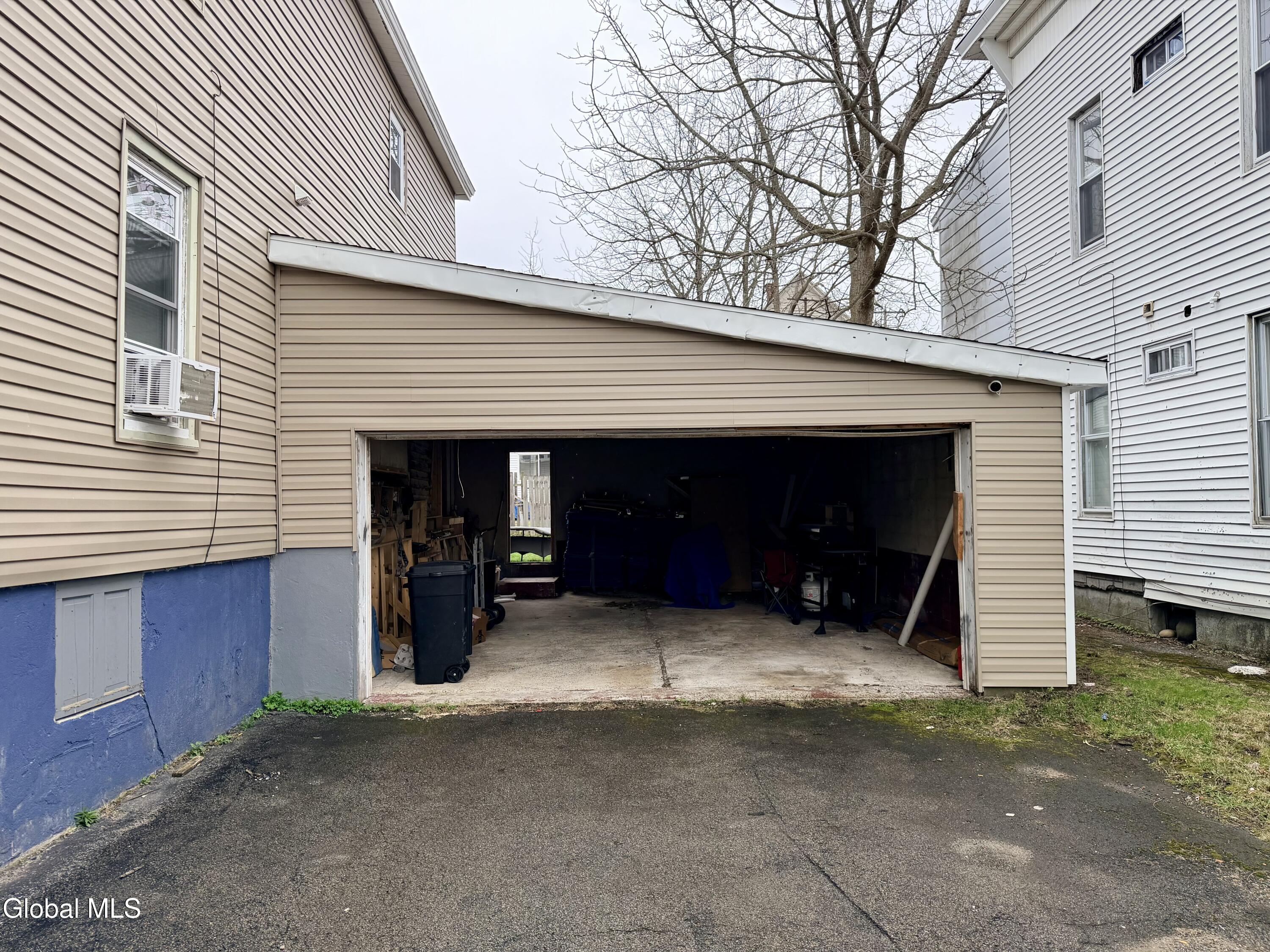 29 Wilson Avenue Amsterdam NY 12010