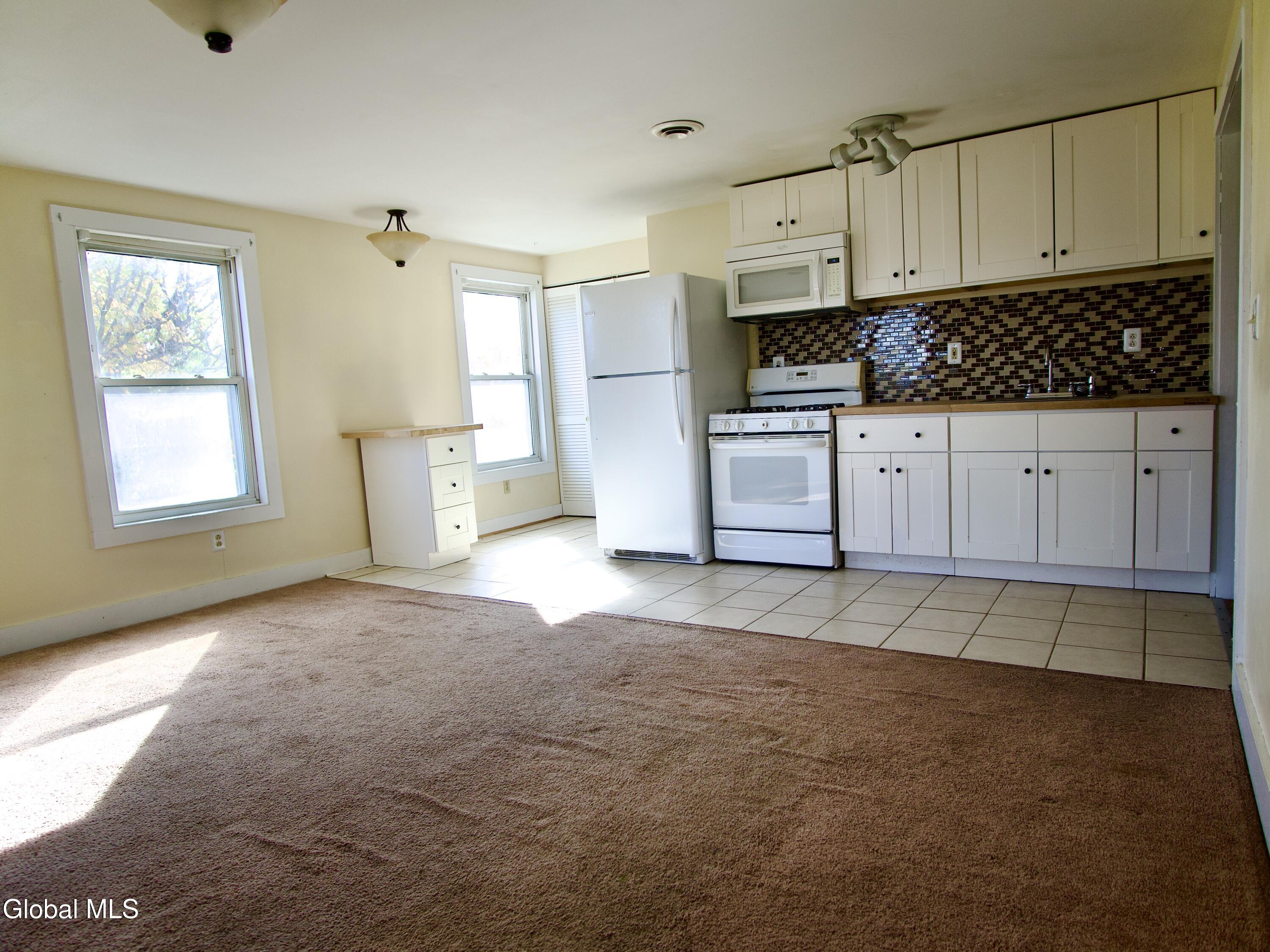 44 Greenfield Lane Hampton NY 12837