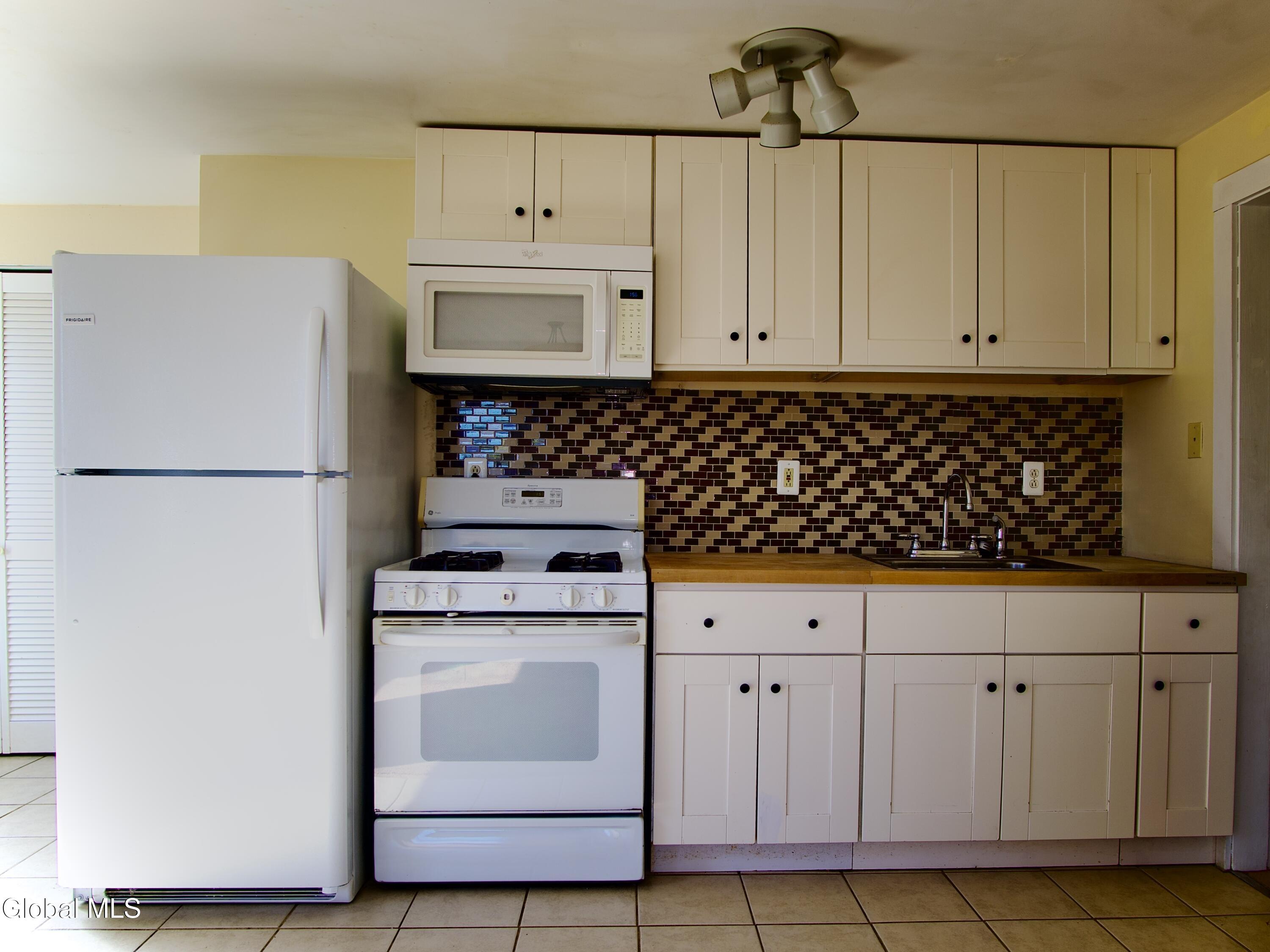 44 Greenfield Lane Hampton NY 12837
