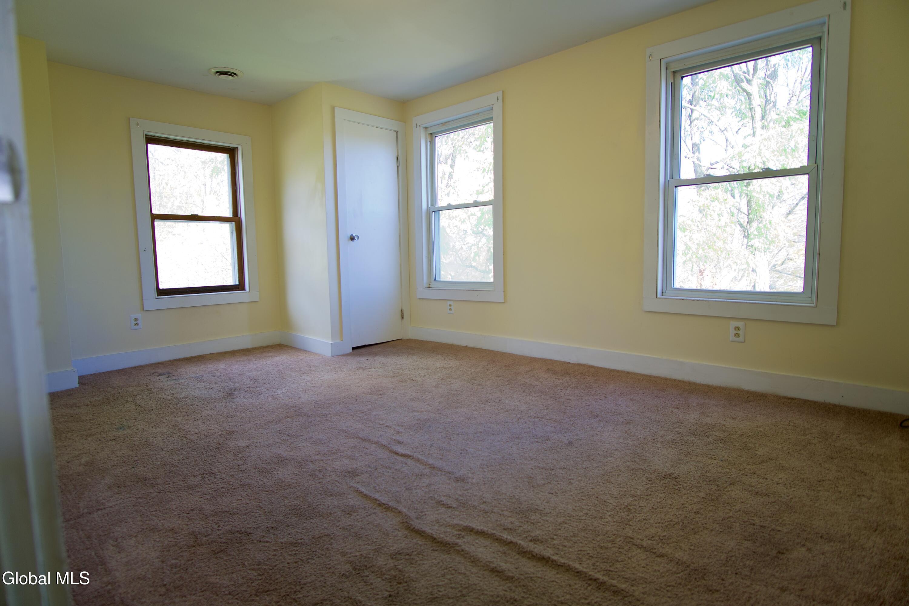 44 Greenfield Lane Hampton NY 12837