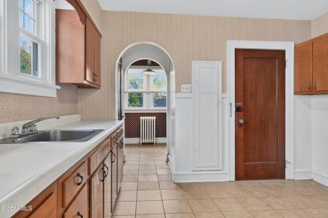 87 Eileen Street Albany NY 12203