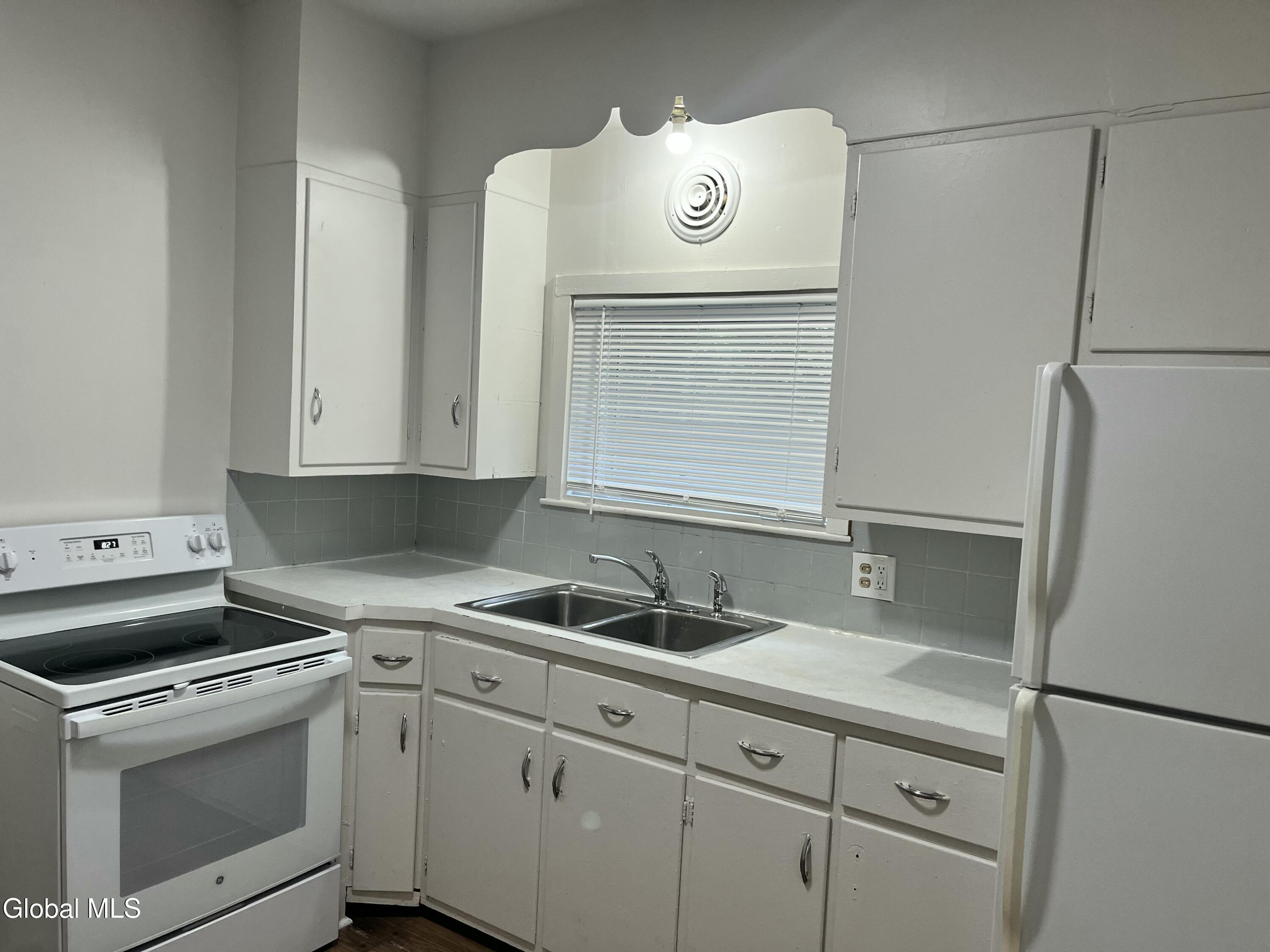 8 Leonard Place Albany NY 12202