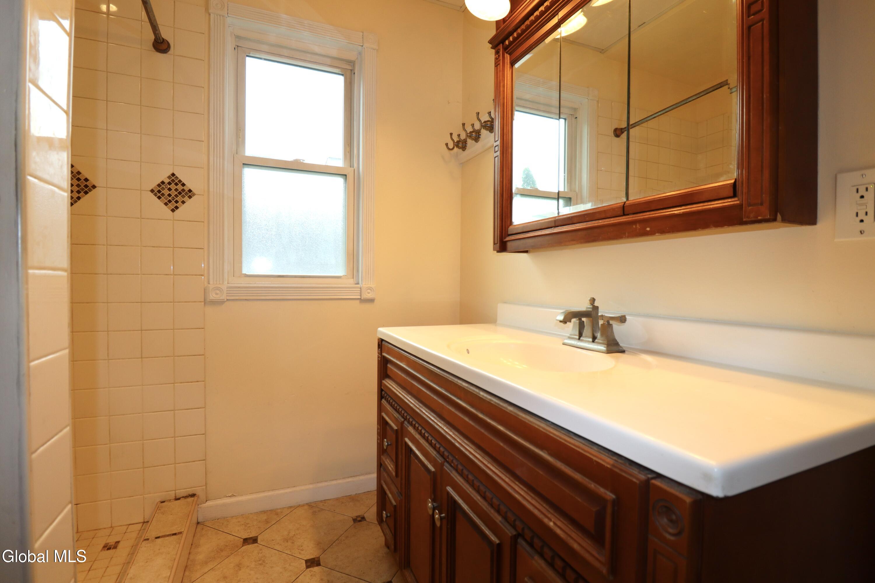 28 Stewart Street Amsterdam NY 12010