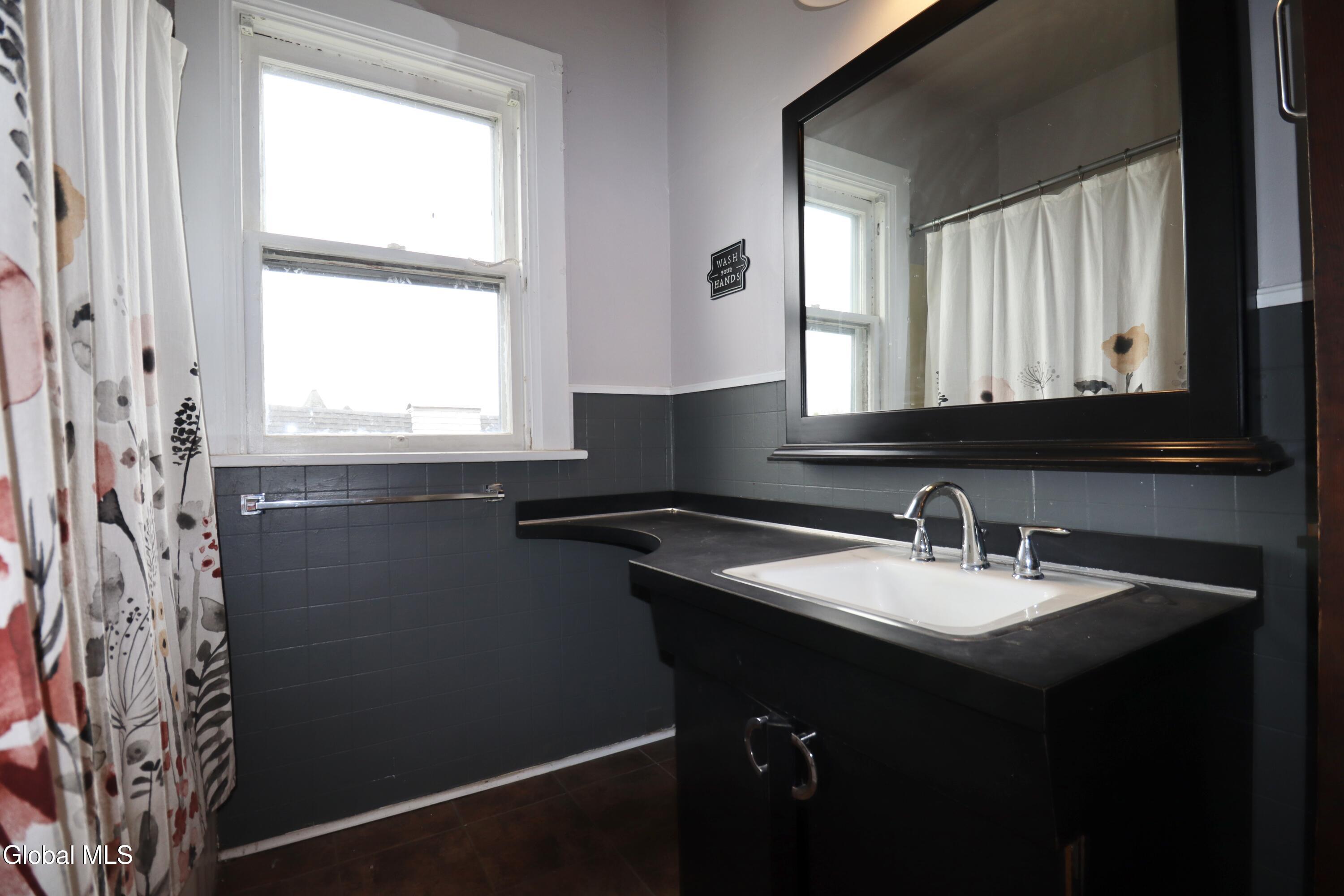 28 Stewart Street Amsterdam NY 12010