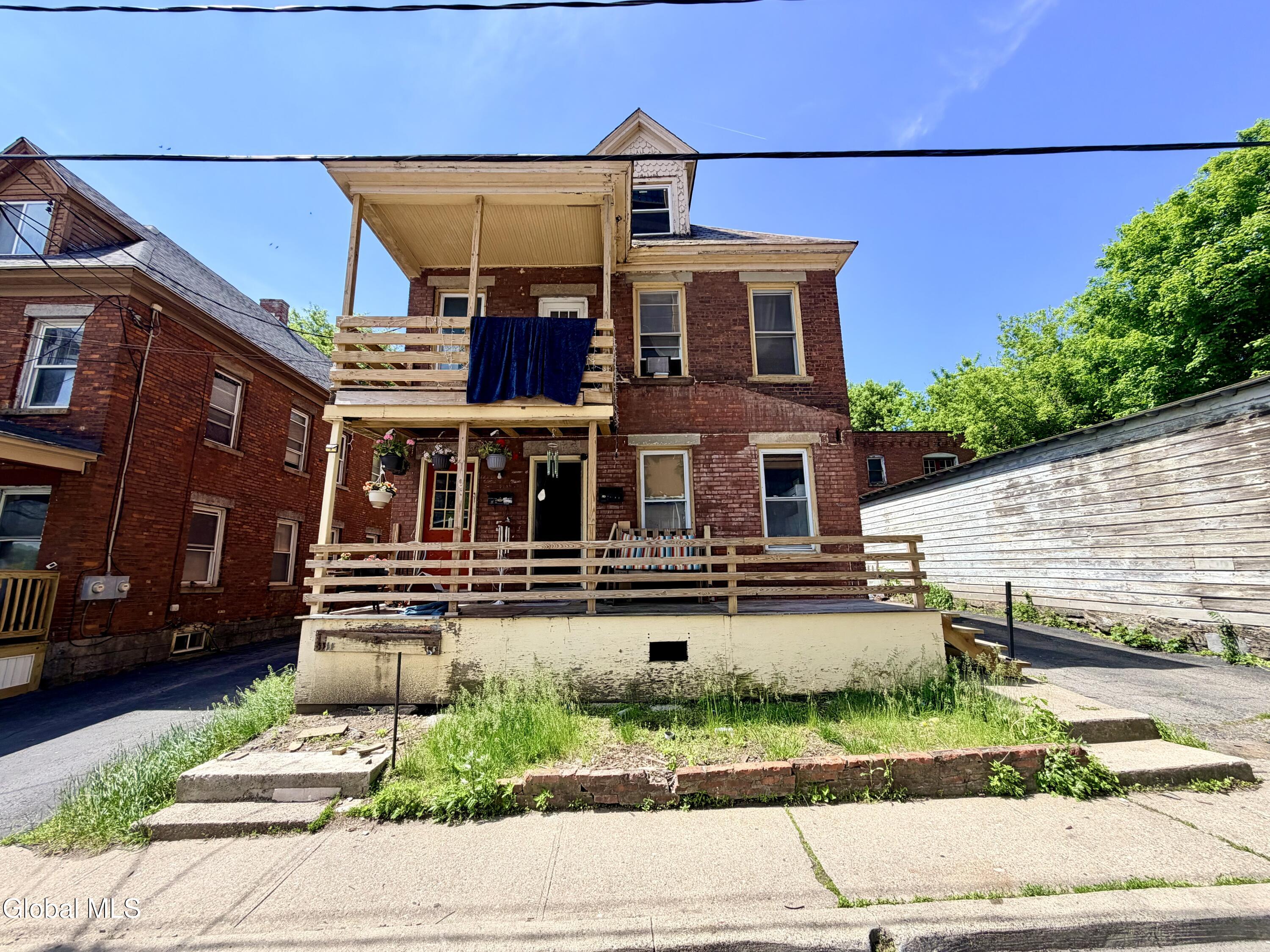 31 Elk Street Amsterdam NY 12010