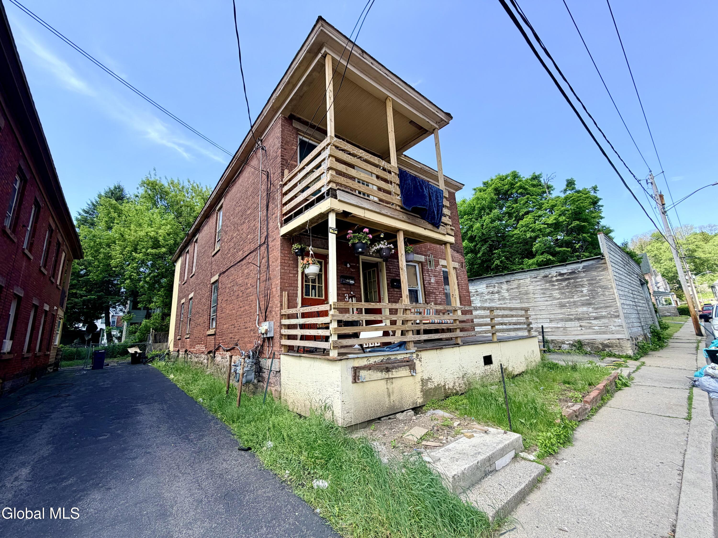 31 Elk Street Amsterdam NY 12010
