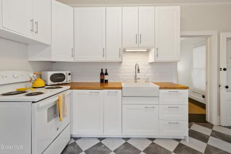 104 Van Dam Street Saratoga Springs NY 12866