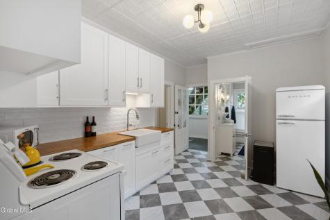 104 Van Dam Street Saratoga Springs NY 12866