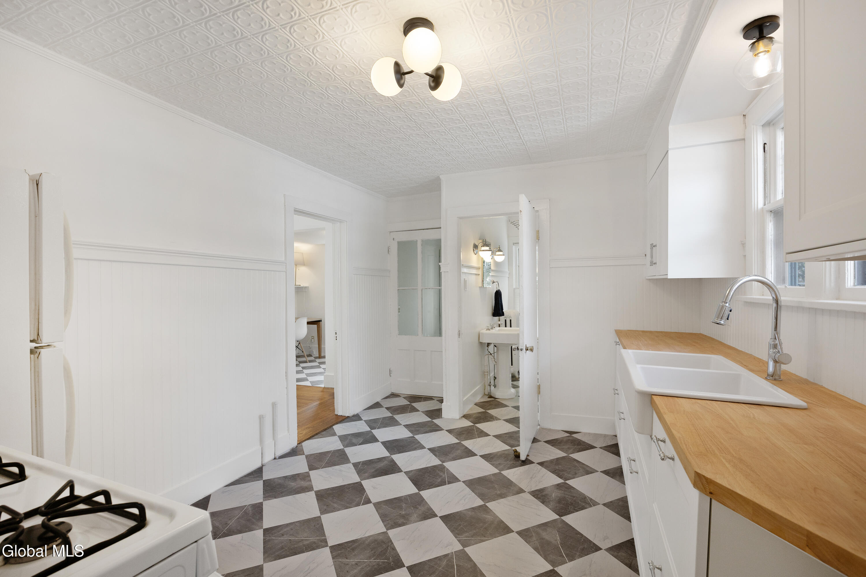 104 Van Dam Street Saratoga Springs NY 12866